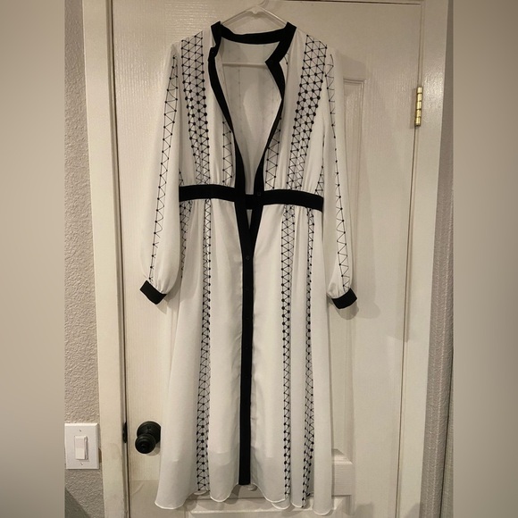 Black and white BURRYCO dress - Picture 3 of 6